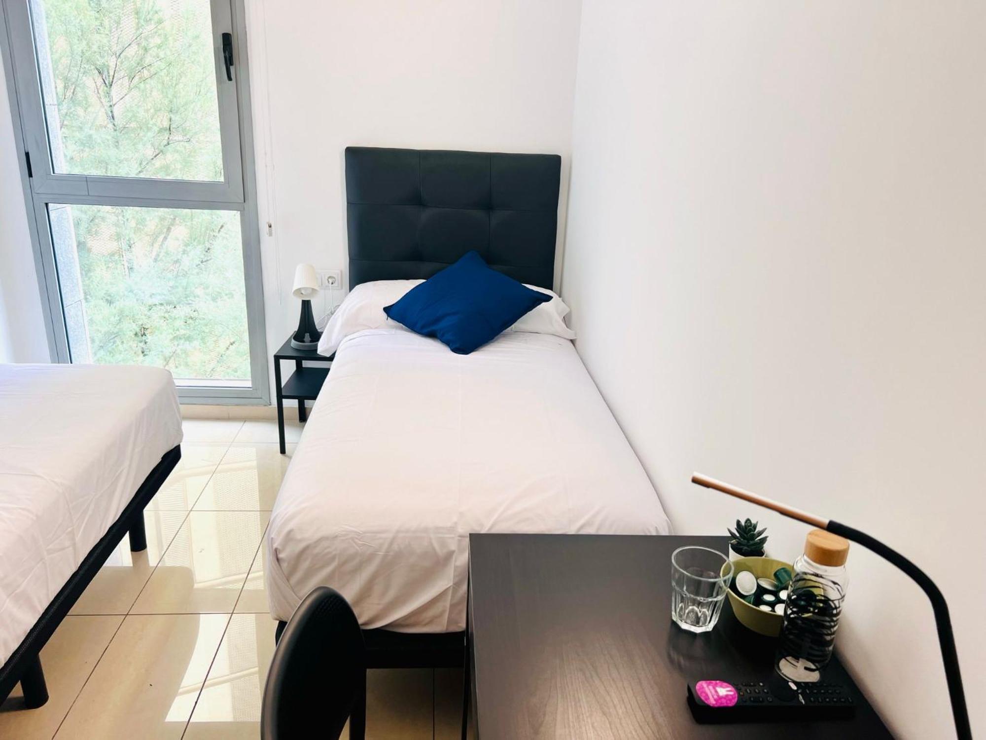 Fira Gran Via 2 - Private Rooms In A Shared Apartment - Habitaciones Privadas En Apartamento Compartido L'Hospitalet de Llobregat Kültér fotó